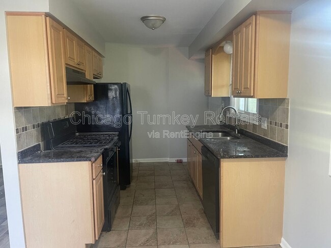 Photo - 3212 Charlemagne Ave