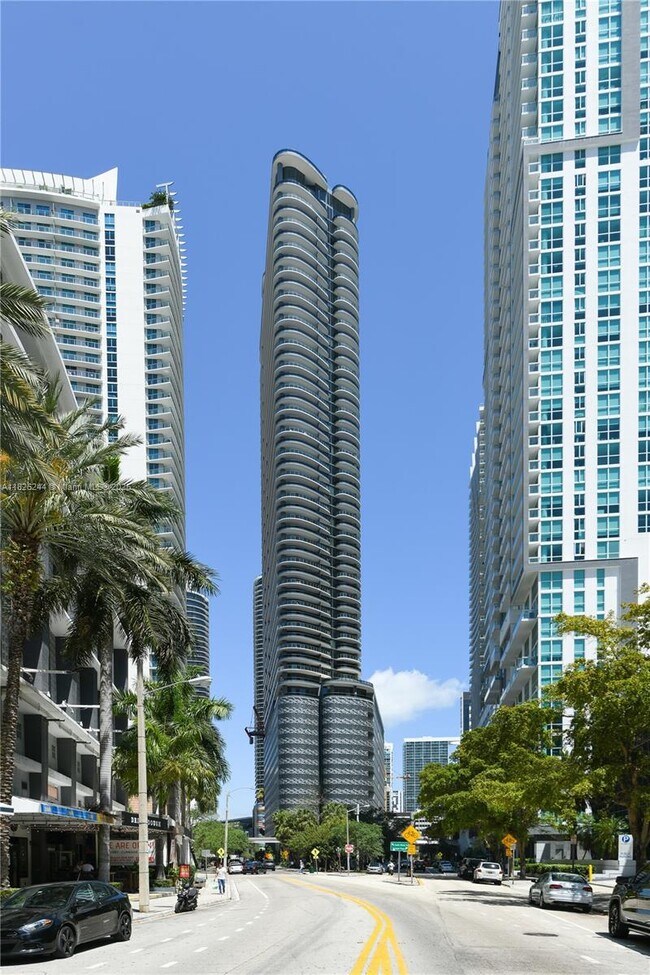 Photo - 1000 Brickell Plaza Unidad 3903 Rental