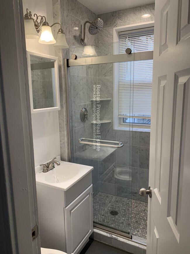 Photo - 100 Queensberry St