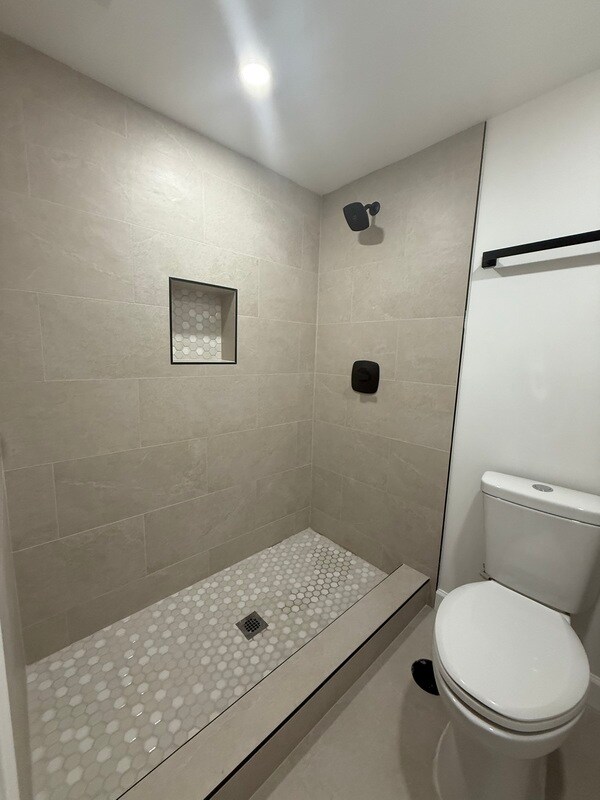 Photo - 1212 18th St NE