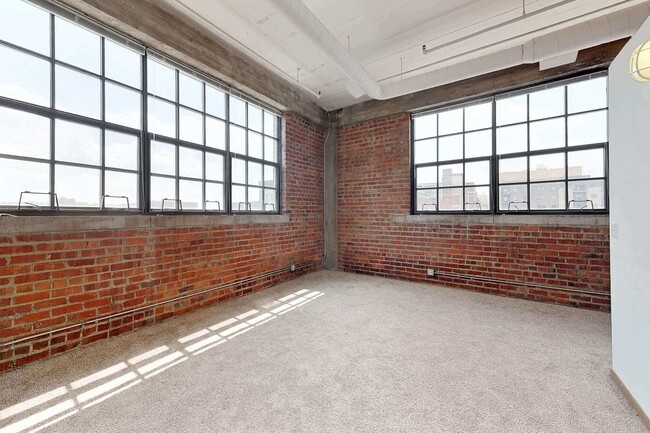 Skinner Macaroni Lofts