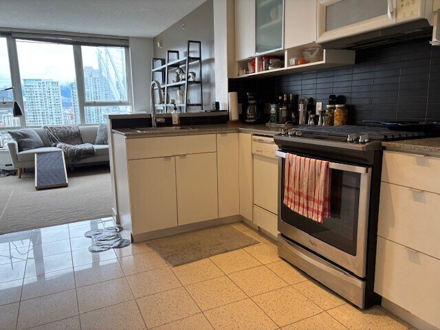 Photo - 2206-928 Beatty Street Unit 2206