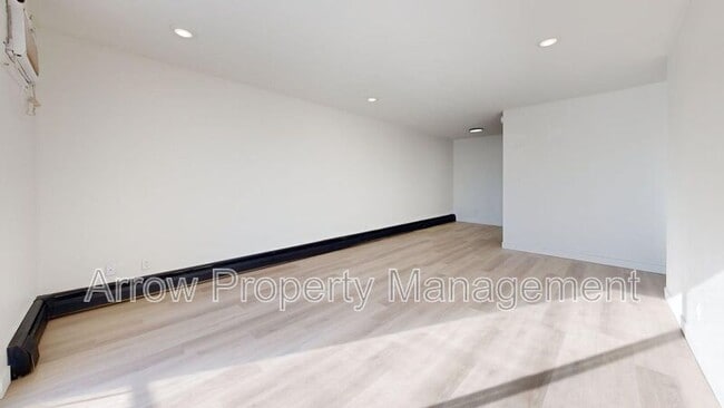 Photo - 215 E Arbor Ave