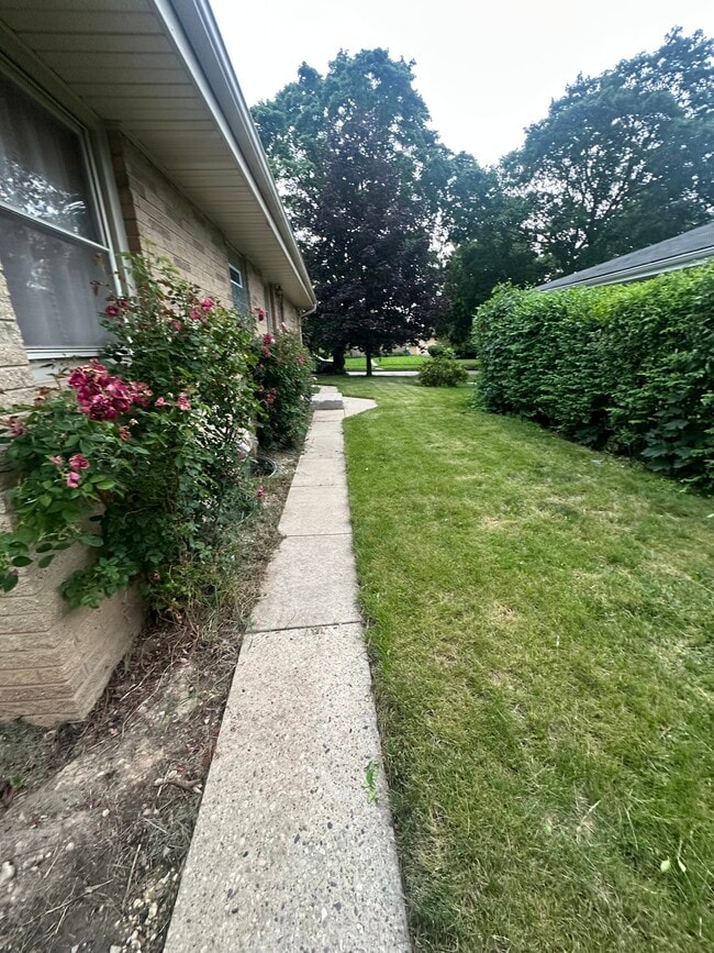 Photo - 6431 N 76th St