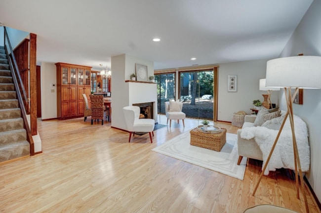 Photo - 546 Great Elm Way