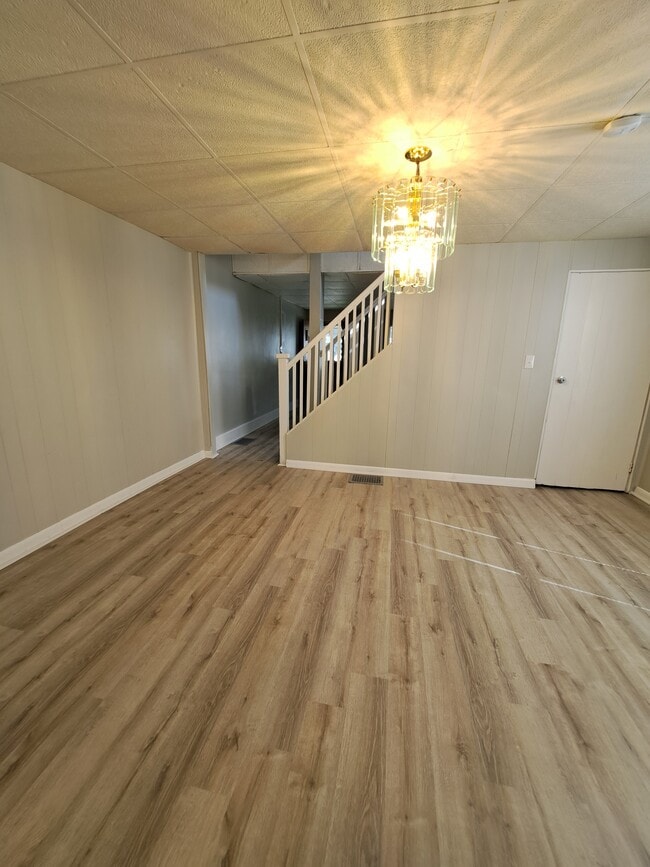 Photo - 1049 Nelson Ave