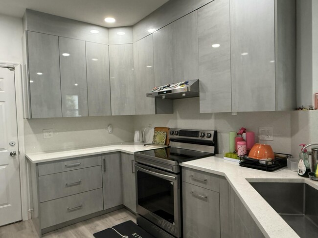 Building Photo - 9114 Villa Palma Ln