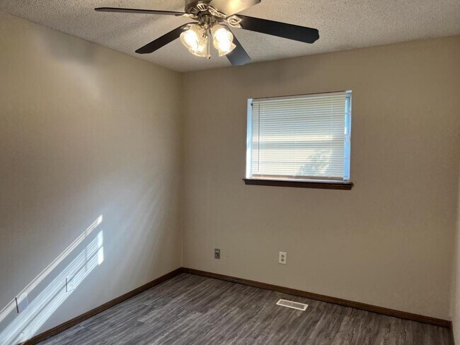 Photo - 828 Euclid St