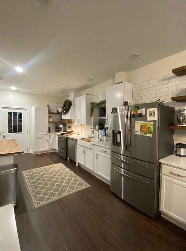 Kitchen - 1718 N Campbell Ave Unit 2