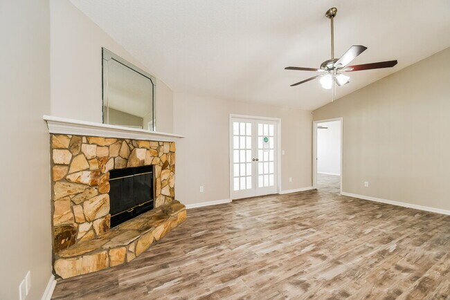 Photo - 1630 Farm Way