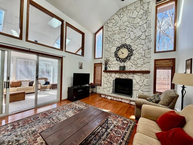 811 Paddock Ct