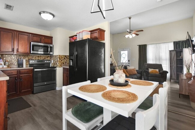 Photo - Pet Friendly Three Bedroom!
