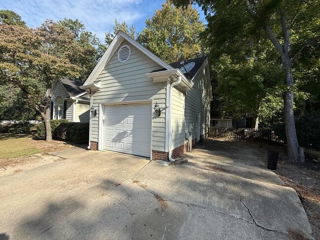 Photo - 1024 Laurens Way