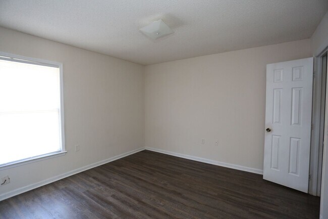 Photo - 2 bedroom for Immediate Move In!