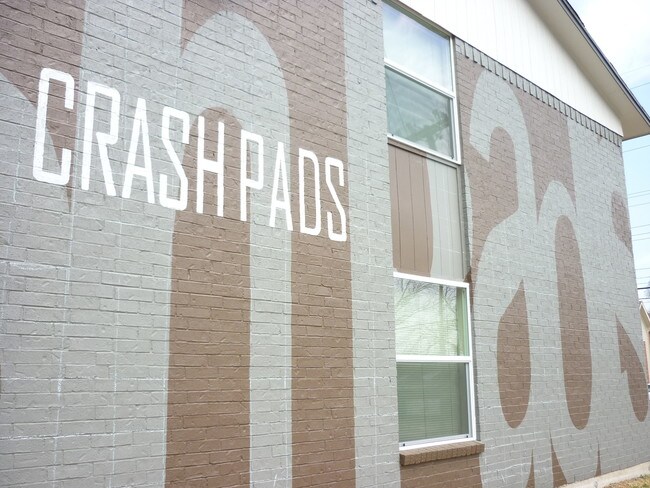 Photo - Crash Pads