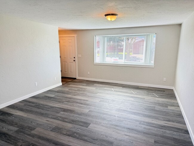 Photo - New 2 bed 1 1/2 bath duplex in Springfield!