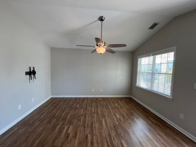 3308 Greenridge Way