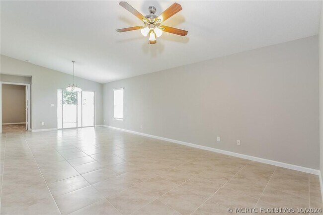 Photo - 952 SW Jasper Ave