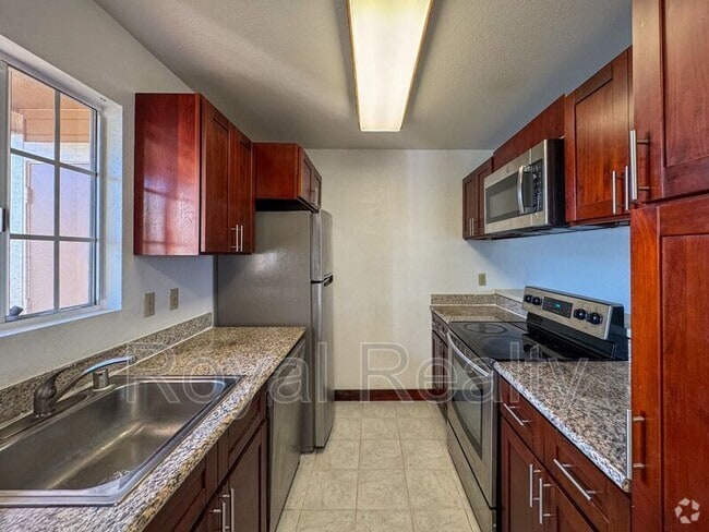 Building Photo - 94-1465 Waipio Uka St Unit Apt S104