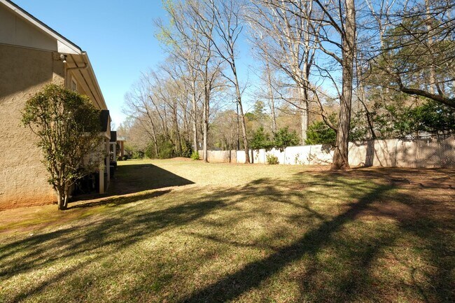 Photo - 1535 Cedar Shoals Dr Unit B