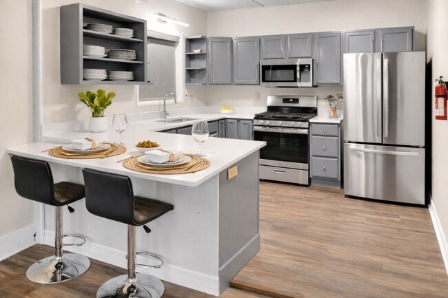 Building Photo - 1005-1007 N Aurora St, LLC Unit 1