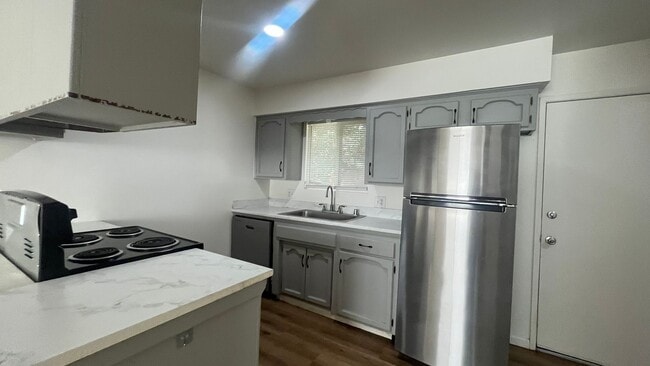 Photo - 3315-3319 S Woodland St Unit 3319