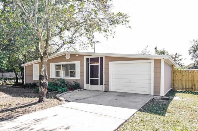 Photo - 511 Sutton Pl