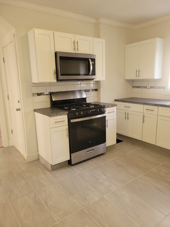 Photo - 292 Robinson St