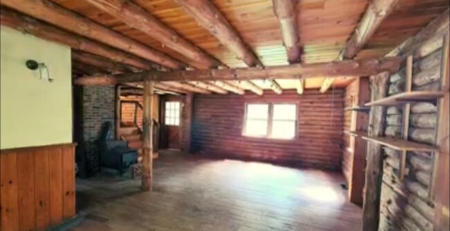 Photo - 386 E King Rd
