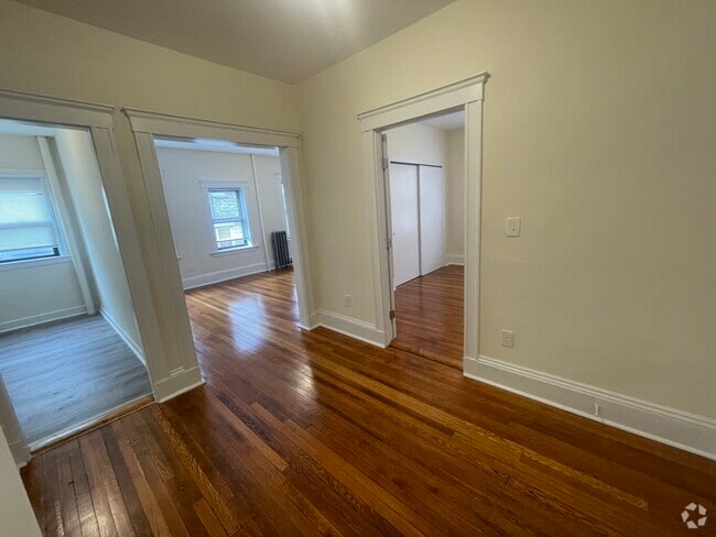 Building Photo - 1315 Commonwealth Ave Rental
