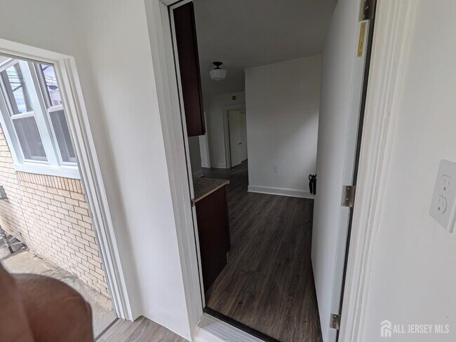 121 Kossuth St