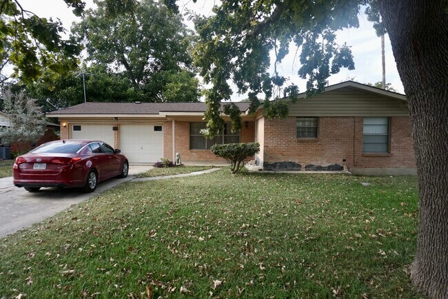 Photo - 317 E Langley Blvd