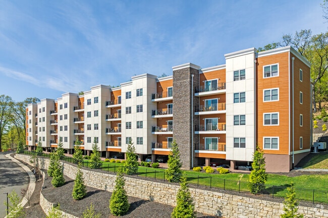 Building Photo - Sunset Ridge at Totowa Rental