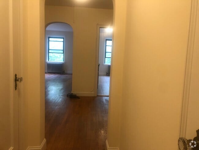 Building Photo - 226 Brookside Ave Unit 1st Rental