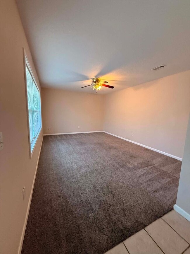 104 Yellowleaf Dr