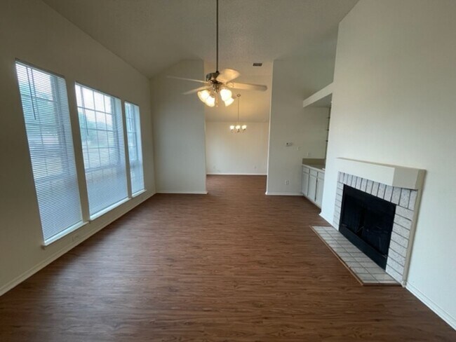 Photo - Beautiful 2 Story Updated Home in Grand Prairie