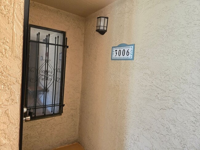 Photo - 1 Bed 1 Bath Spacious Apartment Unit 3006