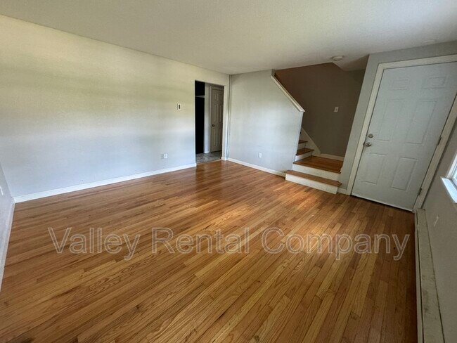 87 S Silver Ln