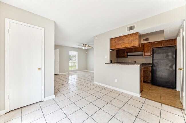 Photo - 1916 Upland Dr Unit 1916 Upland Dr