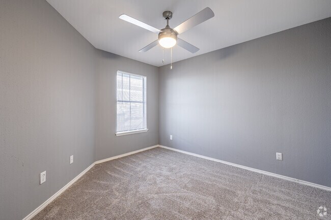2HAB, 1BA - 905 ft²