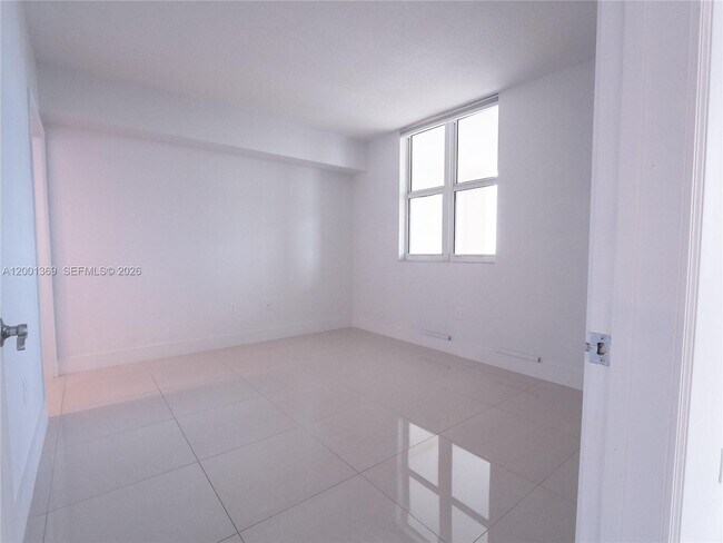 Photo - 117 NW 42nd Ave Unidad 912