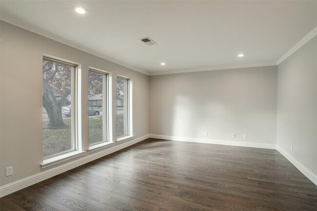 Photo - 7327 Wellcrest Dr