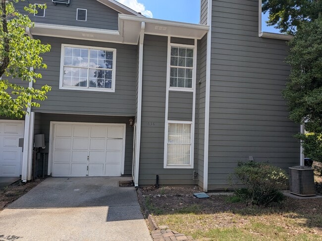 Building Photo - 1036 Heathmoor Ct