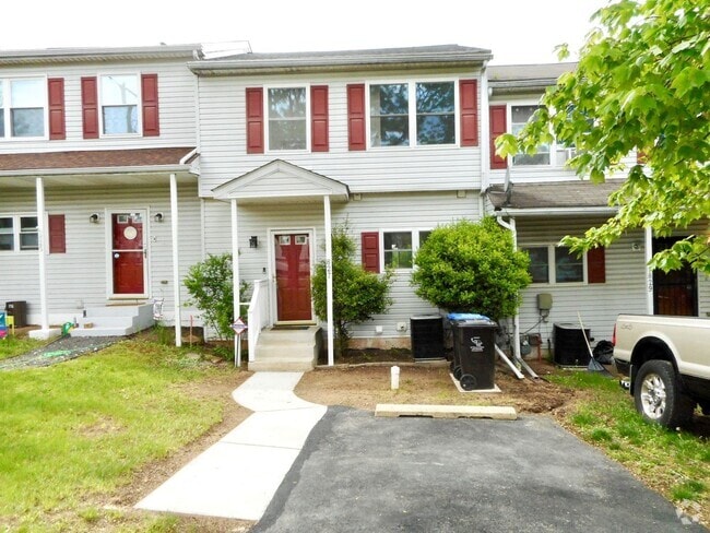 Building Photo - 827 Hight St, Norristown PA Rental