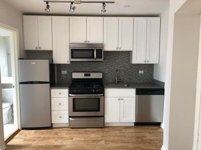 Building Photo - 0 bedroom in Chicago IL 60647 Unit 105 Rental