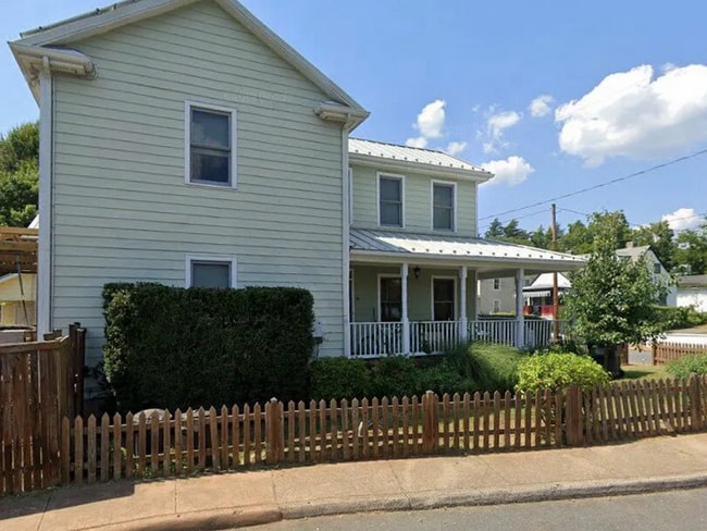 Building Photo - 906 Anderson St Rental