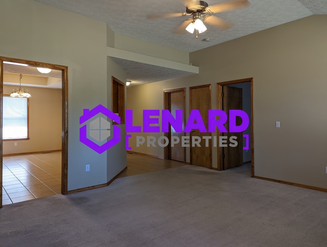Photo - Spacious 3 Bedroom Home!