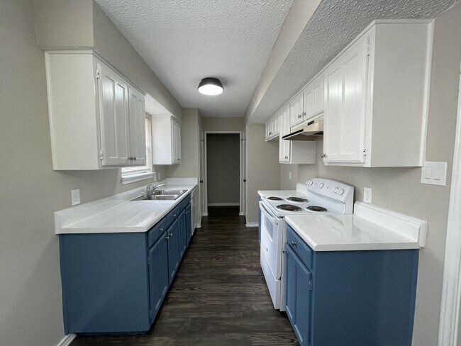 Photo - 4805 Crestmont Ct