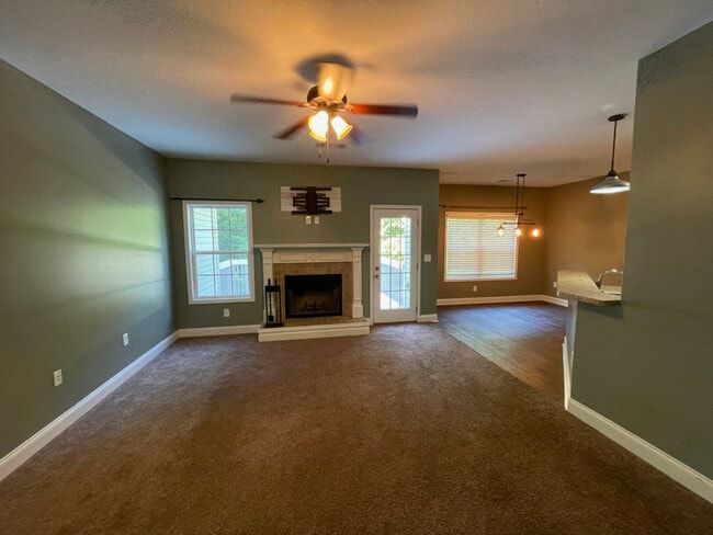 Photo - 570 Brewer Dr