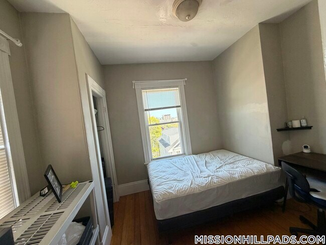 Photo - 166 Hillside St Unidad 3